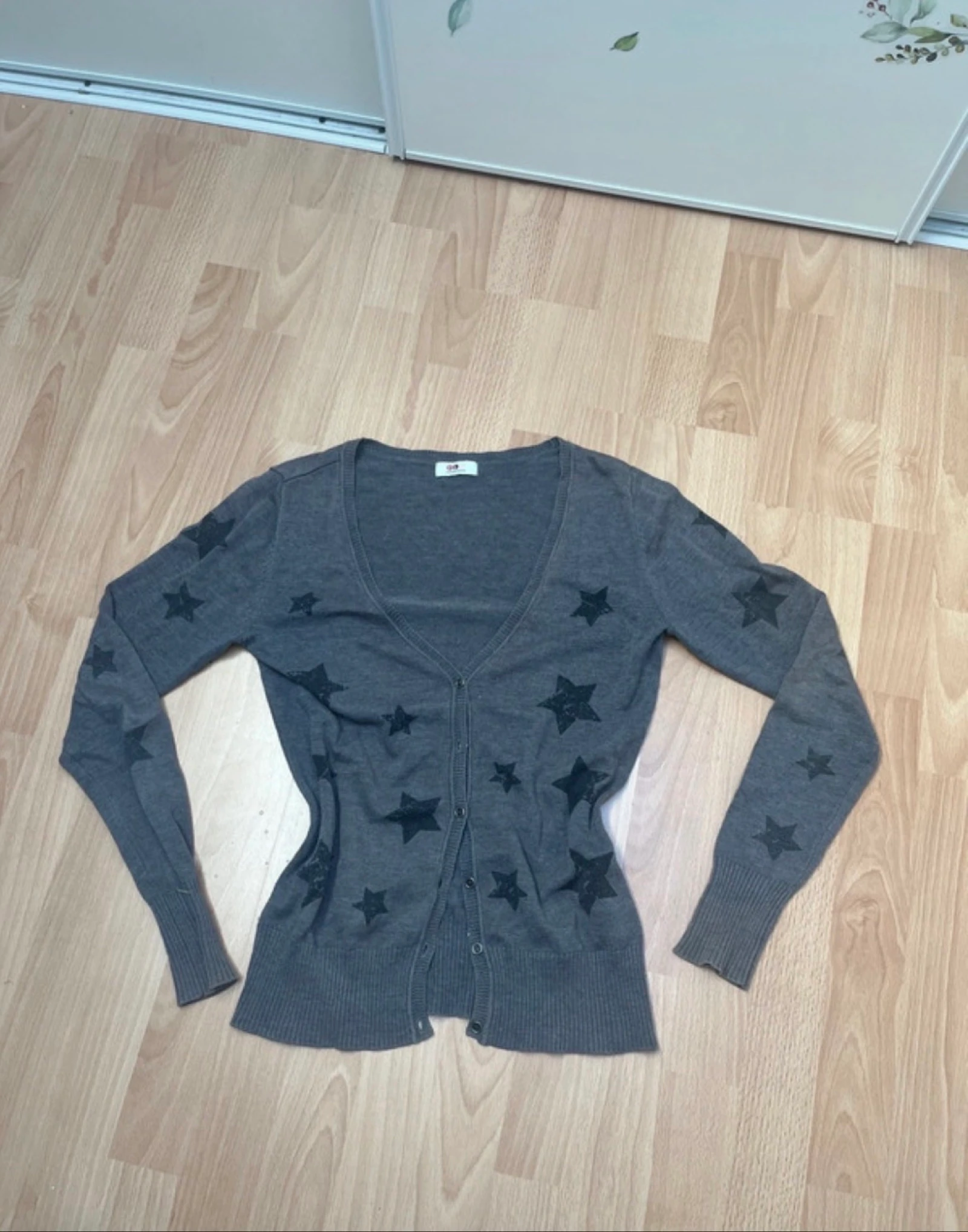 gilet gris à étoiles y2k